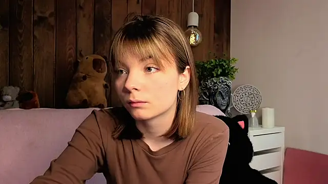 IvoryPesante online show from June 11, 2026, 9:39 am
