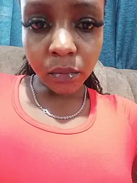 Snapshot of Queen_pretty2 chatting on July 6, 2026, 4:52 am Queen pretty2 online show from July 6, 2026, 4:52 am