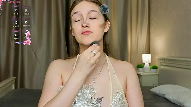 Snapshot of PlayfulMelly chatting on June 18, 2026, 6:24 pm PlayfulMelly online show from June 18, 2026, 6:24 pm