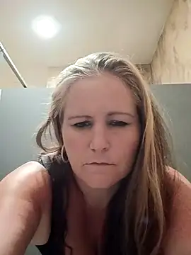 Luciouslesha online show from August 3, 2026, 3:29 pm