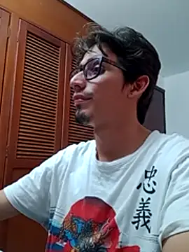 Snapshot of SrIncognito666 chatting on June 3, 2026, 2:33 pm SrIncognito666 online show from June 3, 2026, 2:33 pm