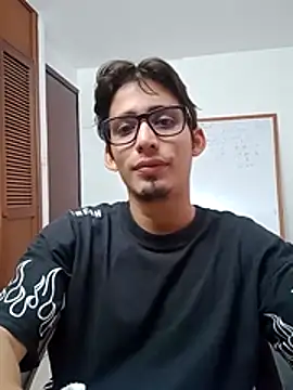 Snapshot of SrIncognito666 chatting on May 31, 2026, 6:02 pm SrIncognito666 online show from May 31, 2026, 6:02 pm