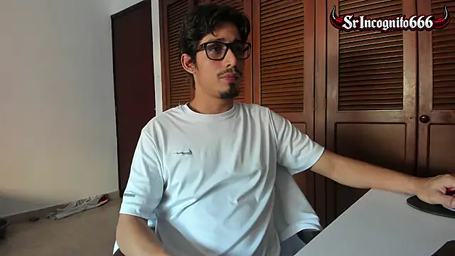 Snapshot of SrIncognito666 chatting on July 3, 2026, 11:39 am SrIncognito666 online show from July 3, 2026, 11:39 am
