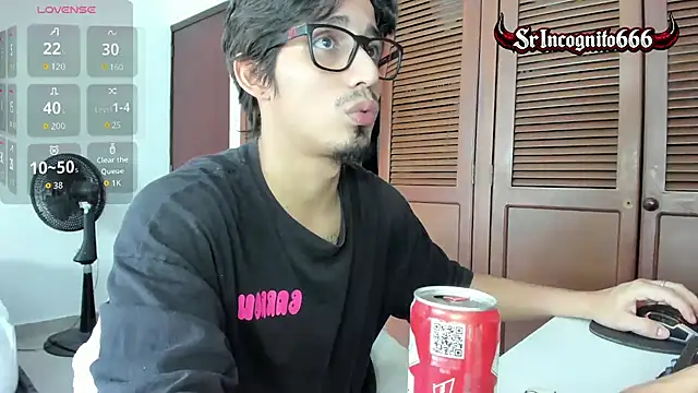 Snapshot of SrIncognito666 chatting on July 17, 2026, 5:43 pm SrIncognito666 online show from July 17, 2026, 5:43 pm