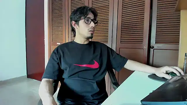 Snapshot of SrIncognito666 chatting on June 24, 2026, 8:39 pm SrIncognito666 online show from June 24, 2026, 8:39 pm