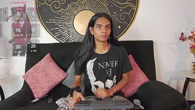 Snapshot of maxi_max0 chatting on July 6, 2026, 8:00 pm maxi max0 online show from July 6, 2026, 8:00 pm