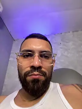 Snapshot of RoccoSaenz chatting on June 8, 2026, 8:09 pm RoccoSaenz online show from June 8, 2026, 8:09 pm