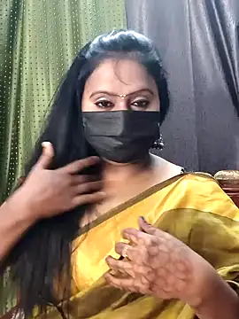 Snapshot of Meera_mia chatting on June 3, 2026, 6:45 pm Meera mia online show from June 3, 2026, 6:45 pm