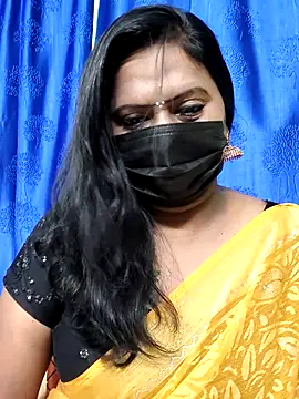 Snapshot of Meera_mia chatting on July 12, 2026, 10:32 pm Meera mia online show from July 12, 2026, 10:32 pm