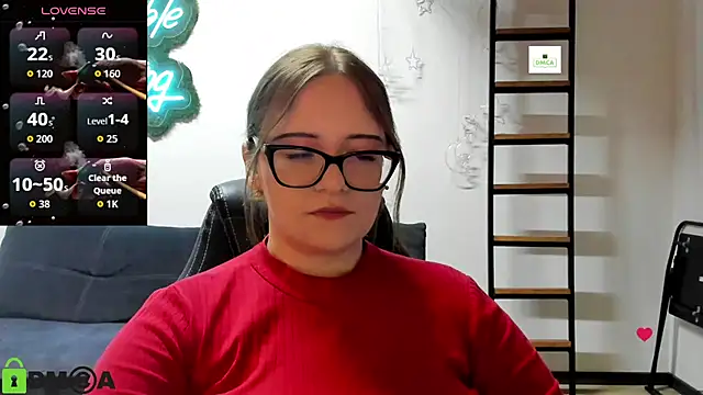 Snapshot of JuliNy_x chatting on June 30, 2026, 1:33 pm JuliNy x online show from June 30, 2026, 1:33 pm