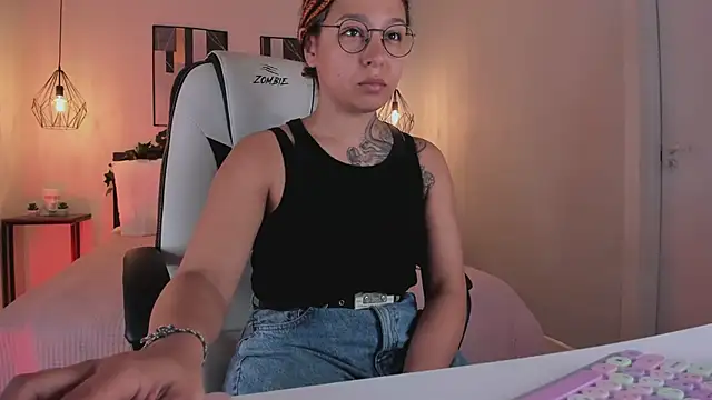 Snapshot of Calipso_Savage chatting on June 9, 2026, 8:48 am Calipso Savage online show from June 9, 2026, 8:48 am