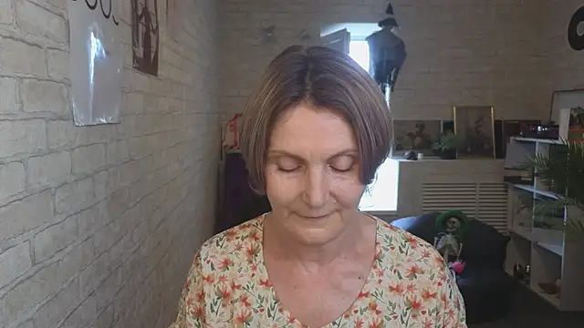 Snapshot of Mabel_Magic chatting on June 10, 2026, 12:39 pm Mabel Magic online show from June 10, 2026, 12:39 pm