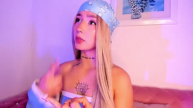 SophieMoneet online show from July 15, 2026, 12:56 pm