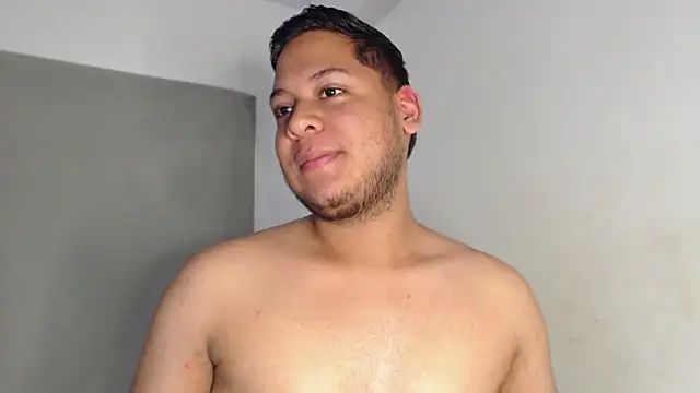 Snapshot of nicolas_cr1 chatting on June 17, 2026, 8:19 pm nicolas cr1 online show from June 17, 2026, 8:19 pm
