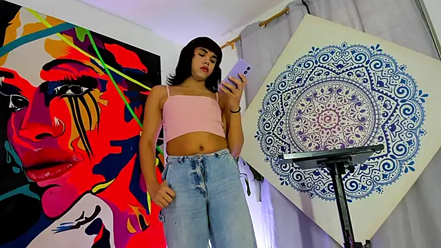 AndreaGiraldo  online show from June 18, 2026, 9:31 pm