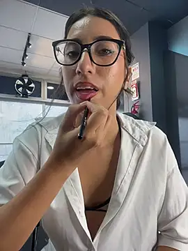 LacyLureXXX online show from July 9, 2026, 9:25 pm