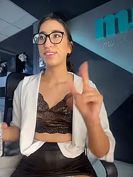 LacyLureXXX online show from July 24, 2026, 9:33 pm