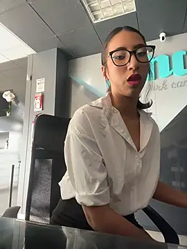 LacyLureXXX online show from July 13, 2026, 9:14 pm