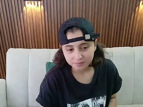 Snapshot of feelena_mysoull chatting on June 3, 2026, 2:29 pm feelena mysoull online show from June 3, 2026, 2:29 pm