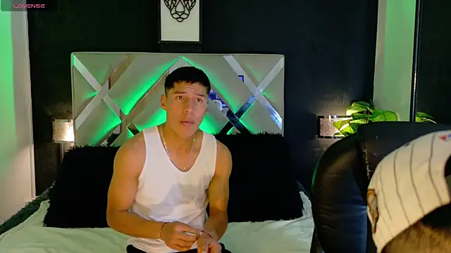 Snapshot of Alex-Rodriguezz chatting on June 26, 2026, 7:42 pm Alex-Rodriguezz online show from June 26, 2026, 7:42 pm