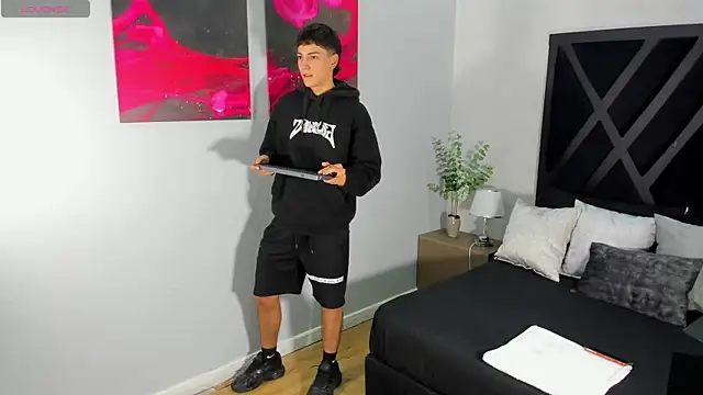 Gian Rossi online show from June 26, 2026, 11:27 am