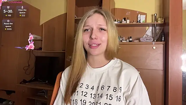 Snapshot of xXMelanieseXx chatting on June 19, 2026, 4:35 pm xXMelanieseXx online show from June 19, 2026, 4:35 pm
