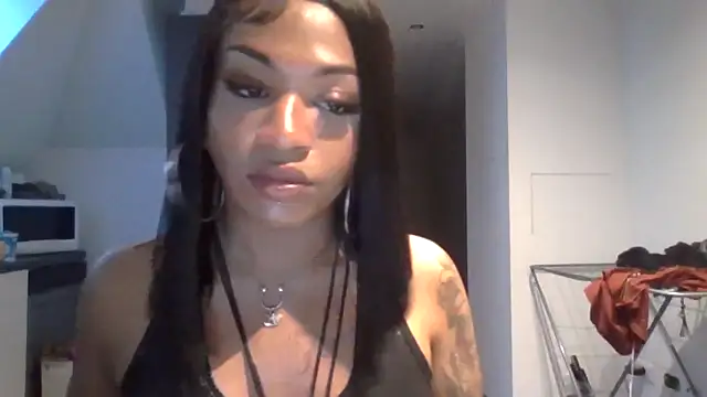 Loren4a online show from June 1, 2026, 7:13 pm