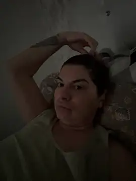 evaxxxcurvyxxx online show from June 9, 2026, 1:01 pm
