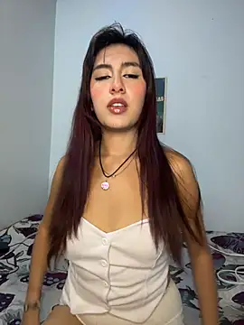 Snapshot of velariasoft_ chatting on July 8, 2026, 3:34 pm velariasoft online show from July 8, 2026, 3:34 pm