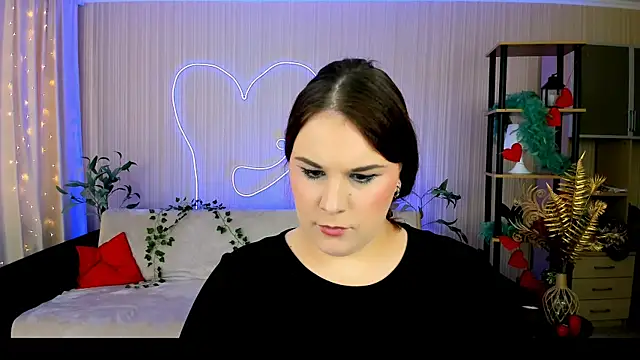 OliviaTwens online show from June 10, 2026, 9:32 am