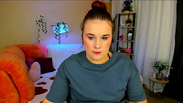 OliviaTwens online show from June 5, 2026, 3:11 am