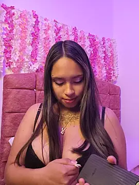 Snapshot of Evangeline_Salas chatting on July 21, 2026, 1:30 am Evangeline Salas online show from July 21, 2026, 1:30 am
