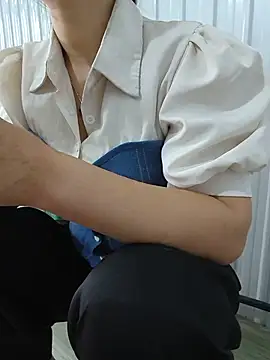 Snapshot of Ure_sexy chatting on July 10, 2026, 10:15 am Ure sexy online show from July 10, 2026, 10:15 am