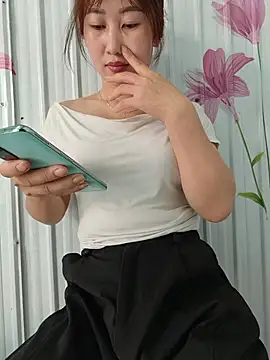 Snapshot of Ure_sexy chatting on June 17, 2026, 8:14 am Ure sexy online show from June 17, 2026, 8:14 am