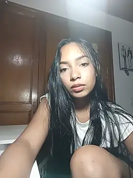 xcleila online show from June 5, 2026, 3:11 am