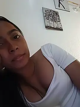 xcleila online show from June 12, 2026, 7:55 pm