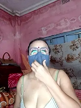 MoonLusty online show from June 2, 2026, 6:13 am