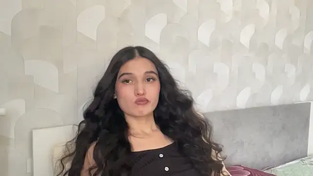 Snapshot of LisetteParajon chatting on July 20, 2026, 10:39 am LisetteParajon online show from July 20, 2026, 10:39 am