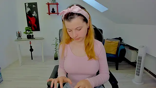 CamelliaStone online show from June 5, 2026, 5:12 am