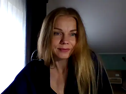 Snapshot of Tina5394 chatting on June 18, 2026, 5:06 am Tina5394 online show from June 18, 2026, 5:06 am
