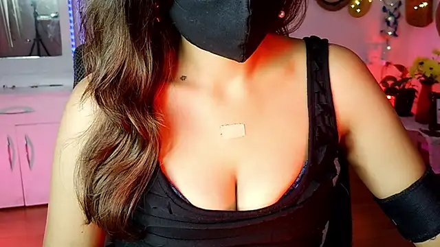 Yalinahotty online show from June 2, 2026, 2:28 pm