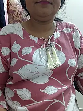 manjusrma005 online show from June 5, 2026, 6:46 pm
