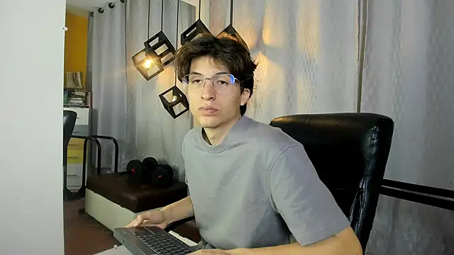 Snapshot of Marcoviolet chatting on June 27, 2026, 6:14 pm Marcoviolet online show from June 27, 2026, 6:14 pm