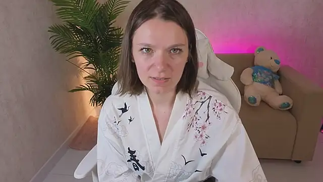 Snapshot of kira_hatti chatting on June 10, 2026, 9:10 am kira hatti online show from June 10, 2026, 9:10 am