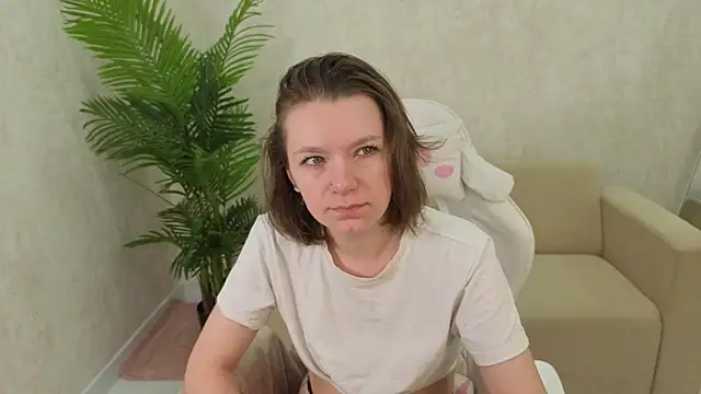 Snapshot of kira_hatti chatting on June 4, 2026, 1:10 am kira hatti online show from June 4, 2026, 1:10 am