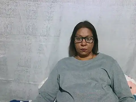 IndianSexyMilf69 online show from June 4, 2026, 5:01 am