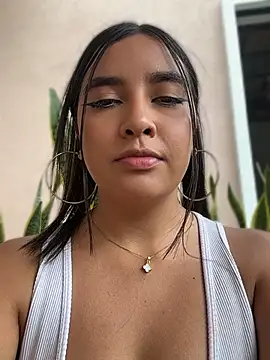 HaileyBieber  online show from July 9, 2026, 9:25 pm