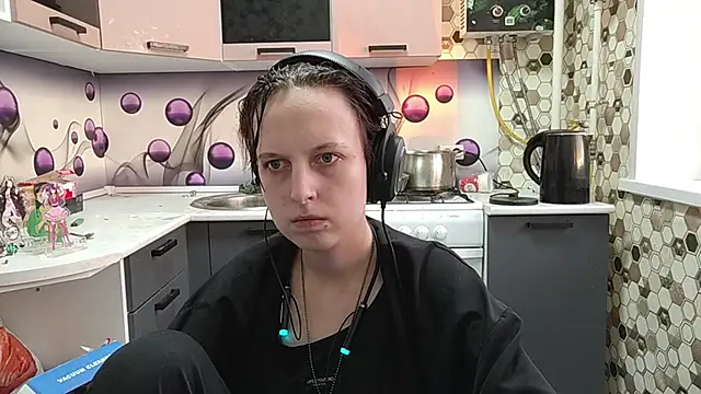 Snapshot of Saranade chatting on June 21, 2026, 4:57 pm Saranade online show from June 21, 2026, 4:57 pm