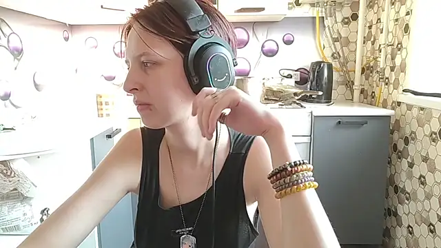 Snapshot of Saranade chatting on July 9, 2026, 3:22 pm Saranade online show from July 9, 2026, 3:22 pm