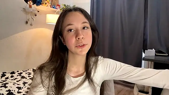 IraidaBatz online show from June 3, 2026, 1:45 pm
